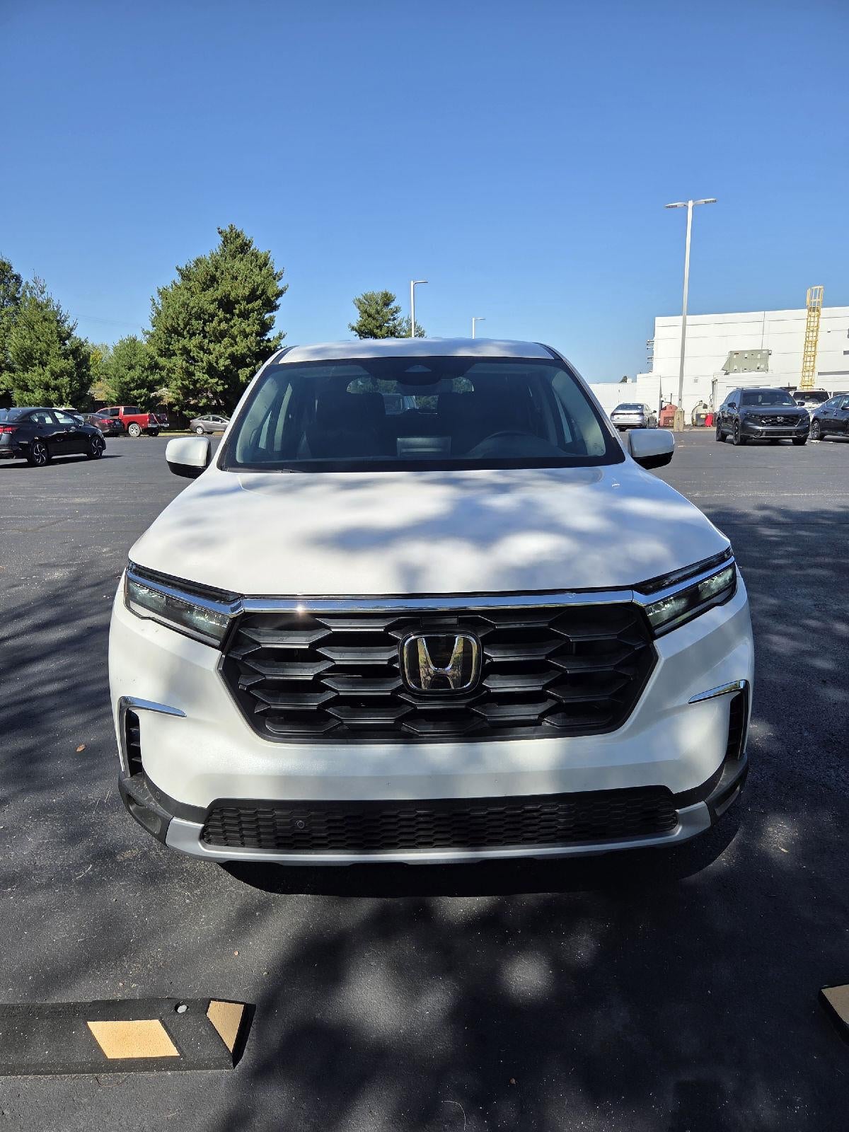 2023 Honda Pilot EX-L w/Rear Captain's Chairs