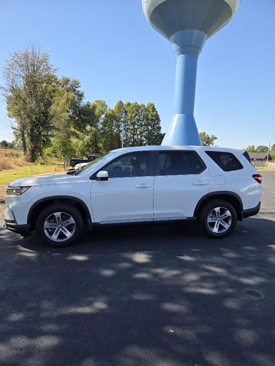 2023 Honda Pilot EX-L w/Rear Captain's Chairs