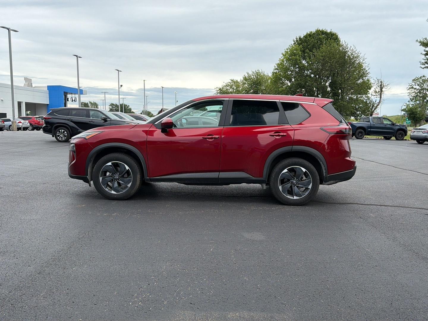 2025 Nissan Rogue SV