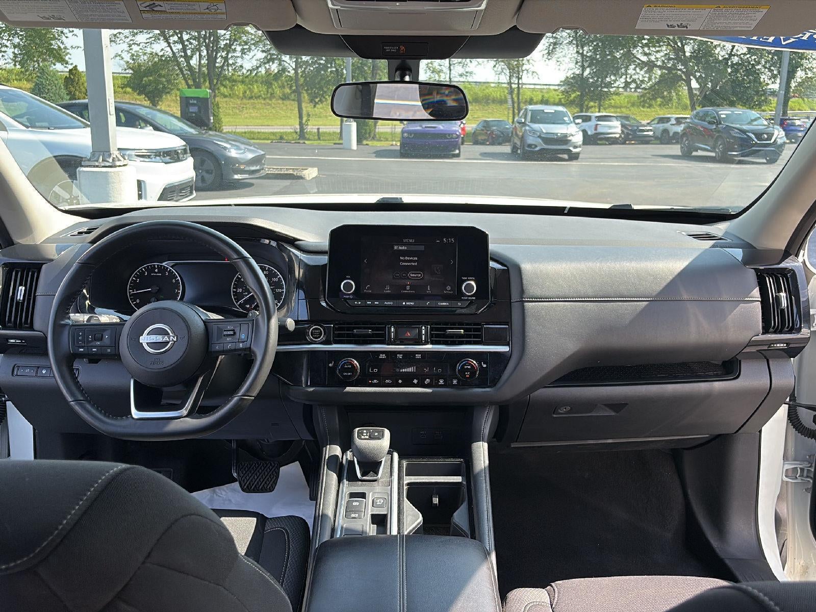 2024 Nissan Pathfinder SV