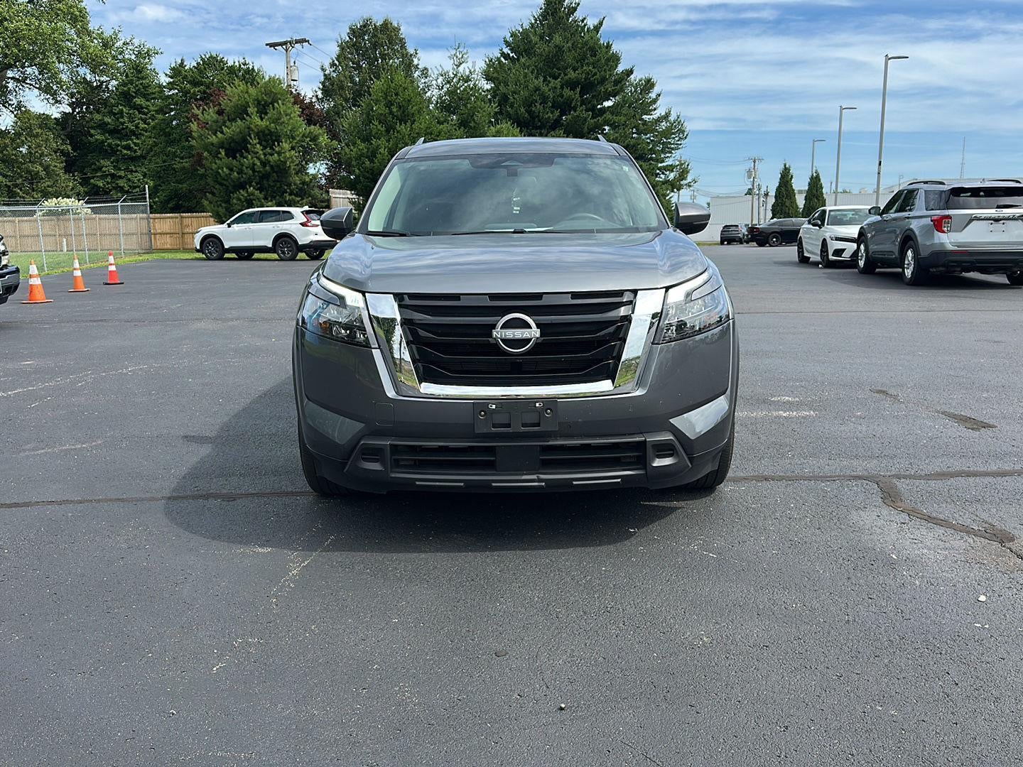 2025 Nissan Pathfinder SV