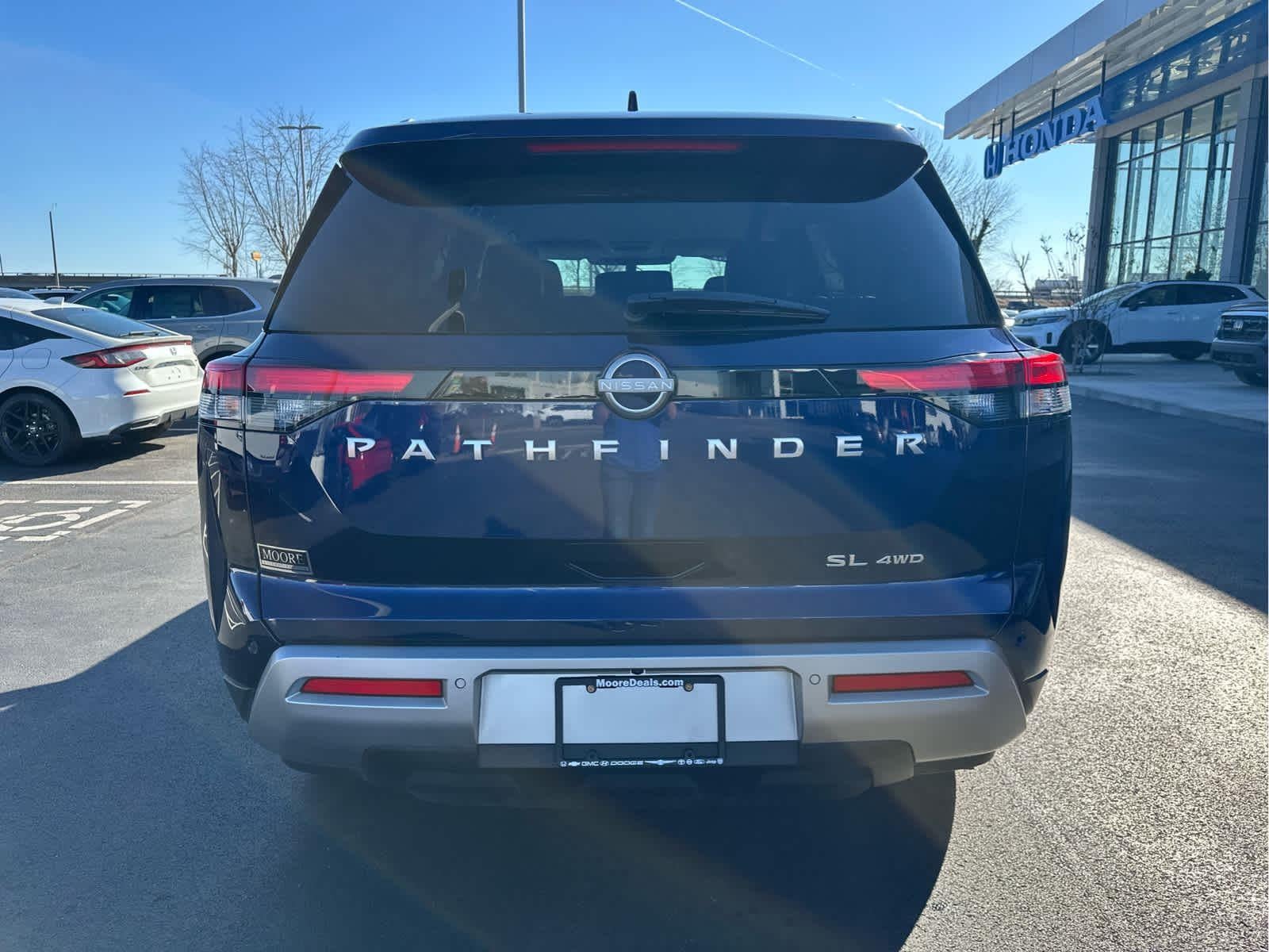 2025 Nissan PATHFINDER SL