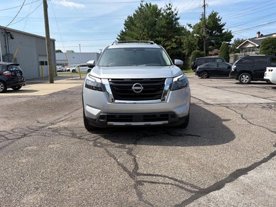 2025 Nissan Pathfinder SL