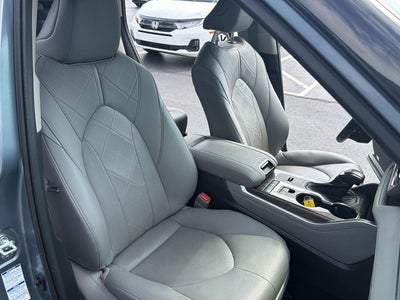 2021 Toyota Highlander Hybrid Platinum