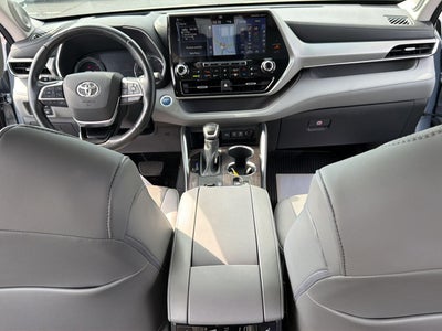 2021 Toyota Highlander Hybrid Platinum