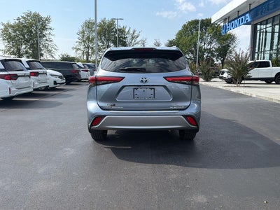 2021 Toyota Highlander Hybrid Platinum
