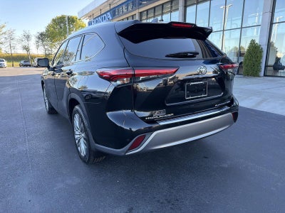 2022 Toyota Highlander Platinum
