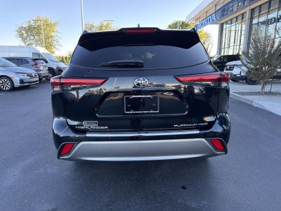 2022 Toyota Highlander Platinum