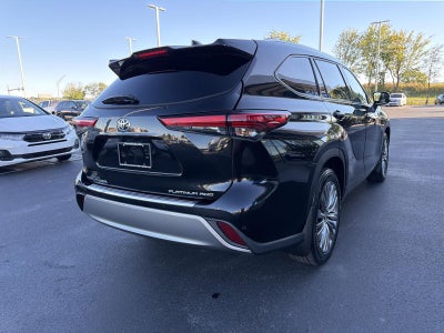 2022 Toyota Highlander Platinum