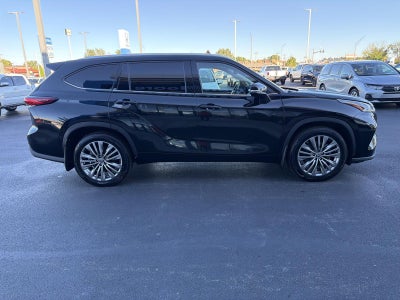 2022 Toyota Highlander Platinum