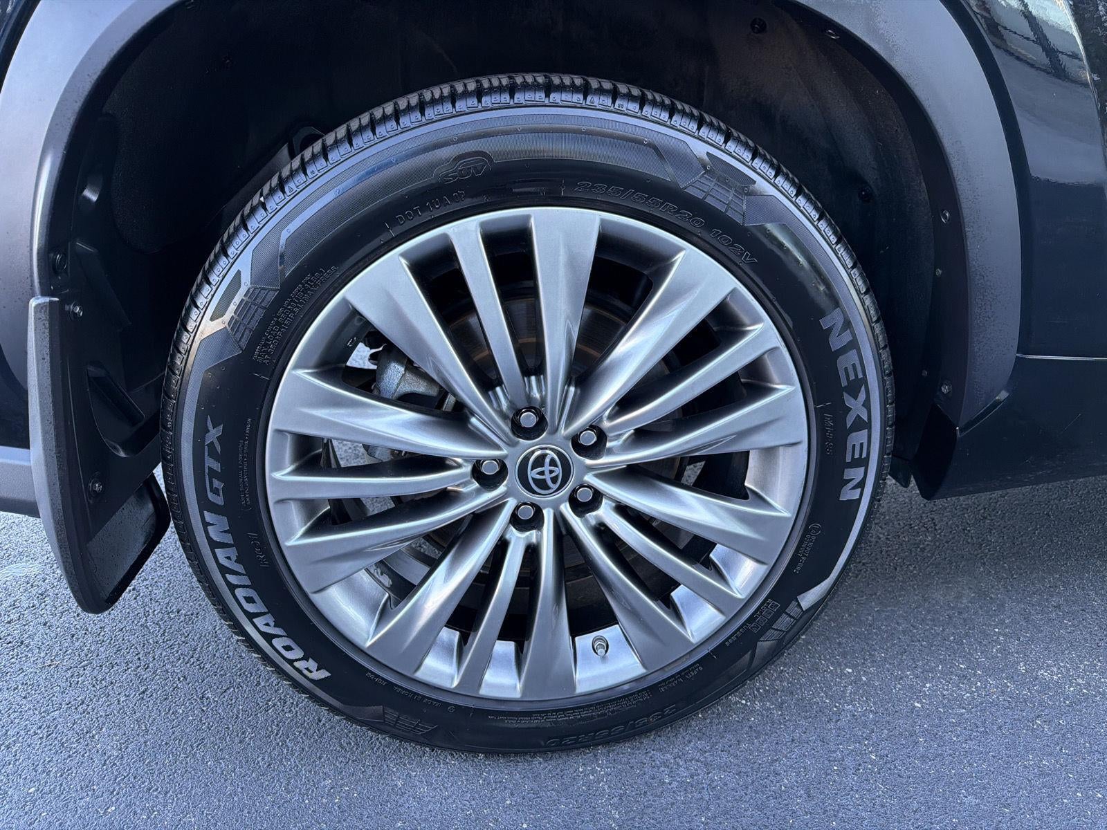 2022 Toyota Highlander Platinum
