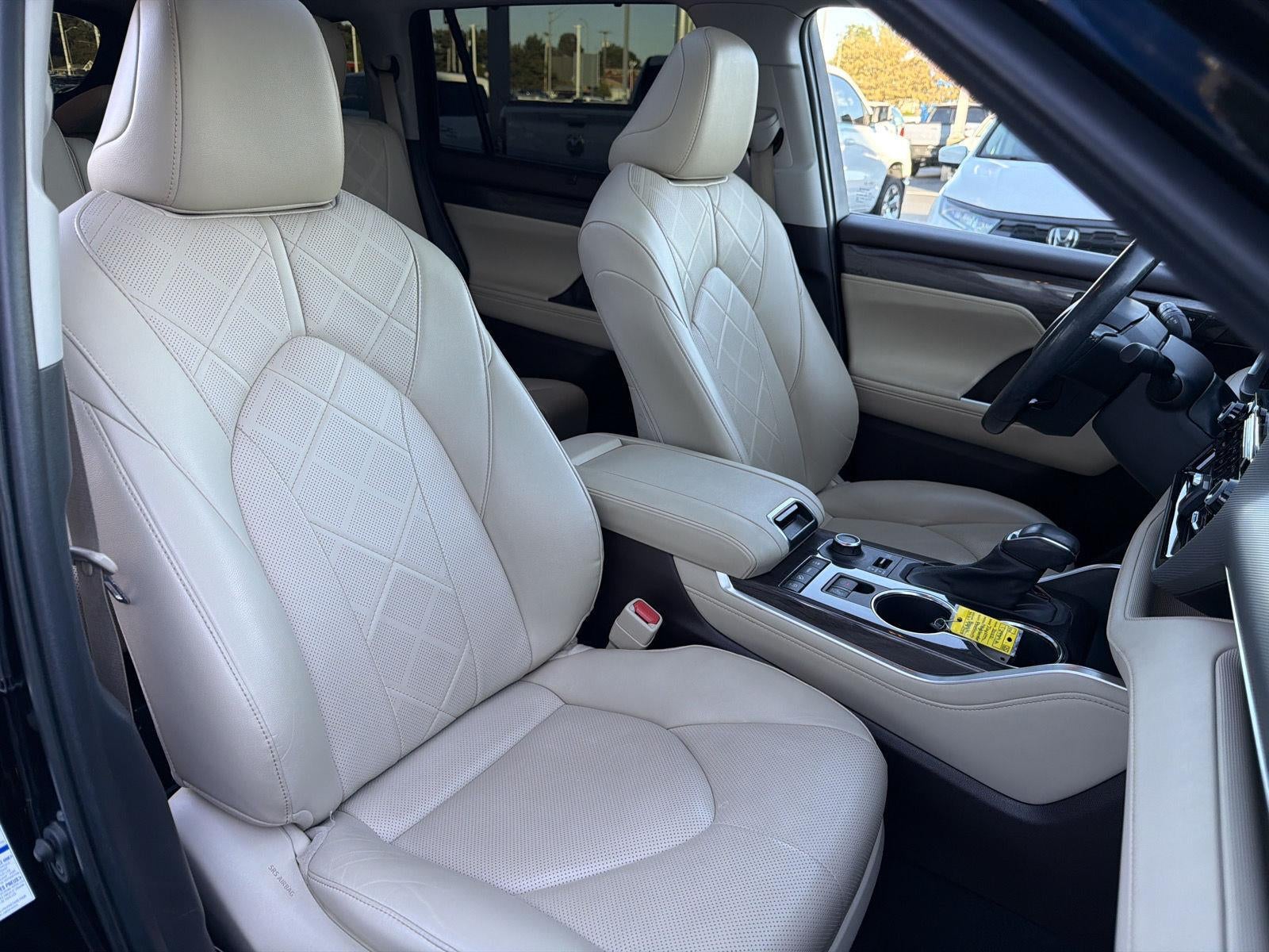 2022 Toyota Highlander Platinum