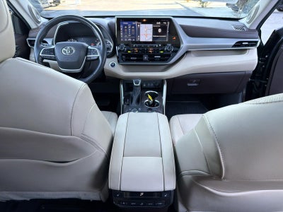 2022 Toyota Highlander Platinum