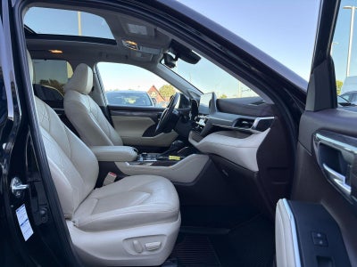 2022 Toyota Highlander Platinum