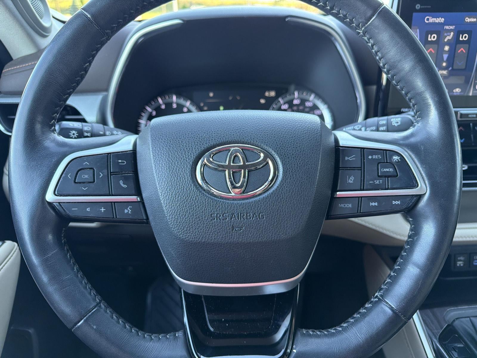 2022 Toyota Highlander Platinum