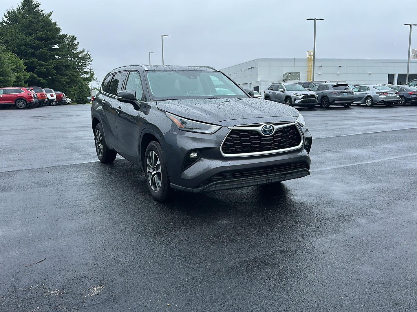 2022 Toyota Highlander Hybrid XLE