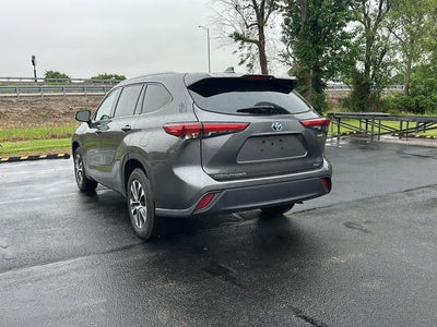 2022 Toyota Highlander Hybrid XLE
