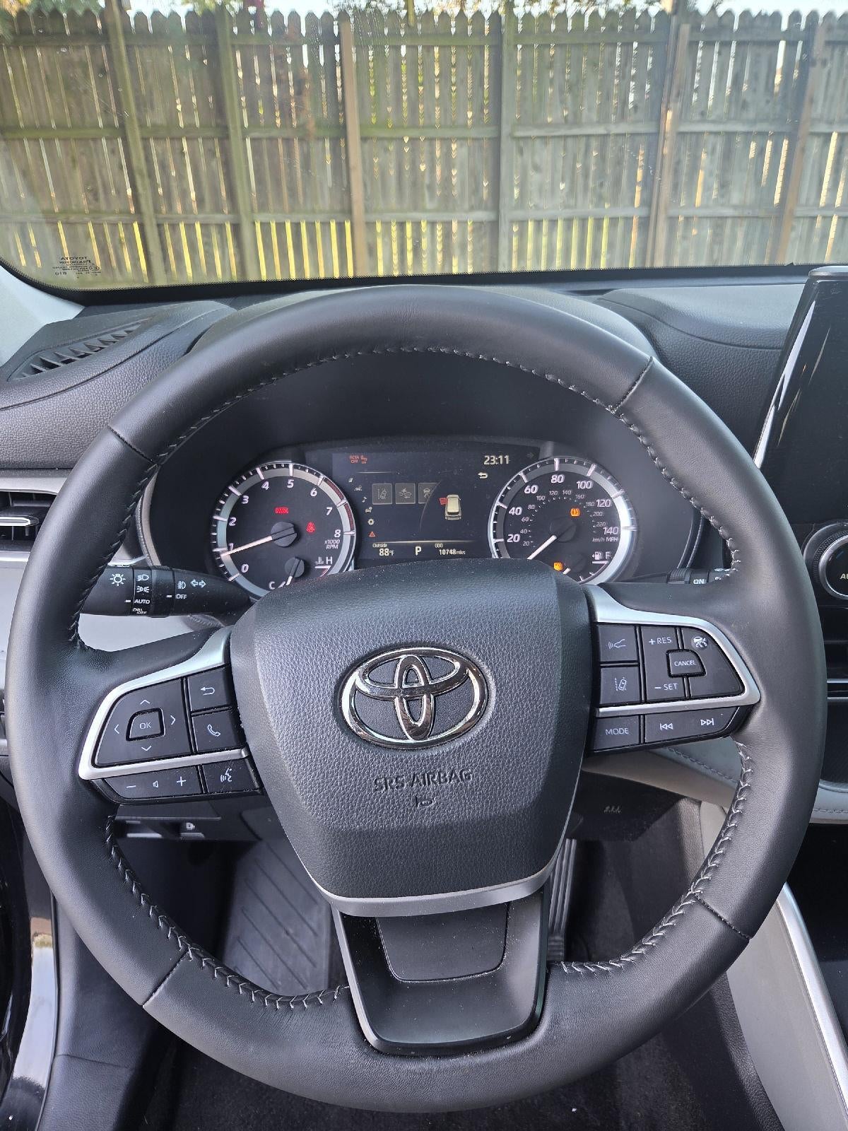 2025 Toyota Highlander LE