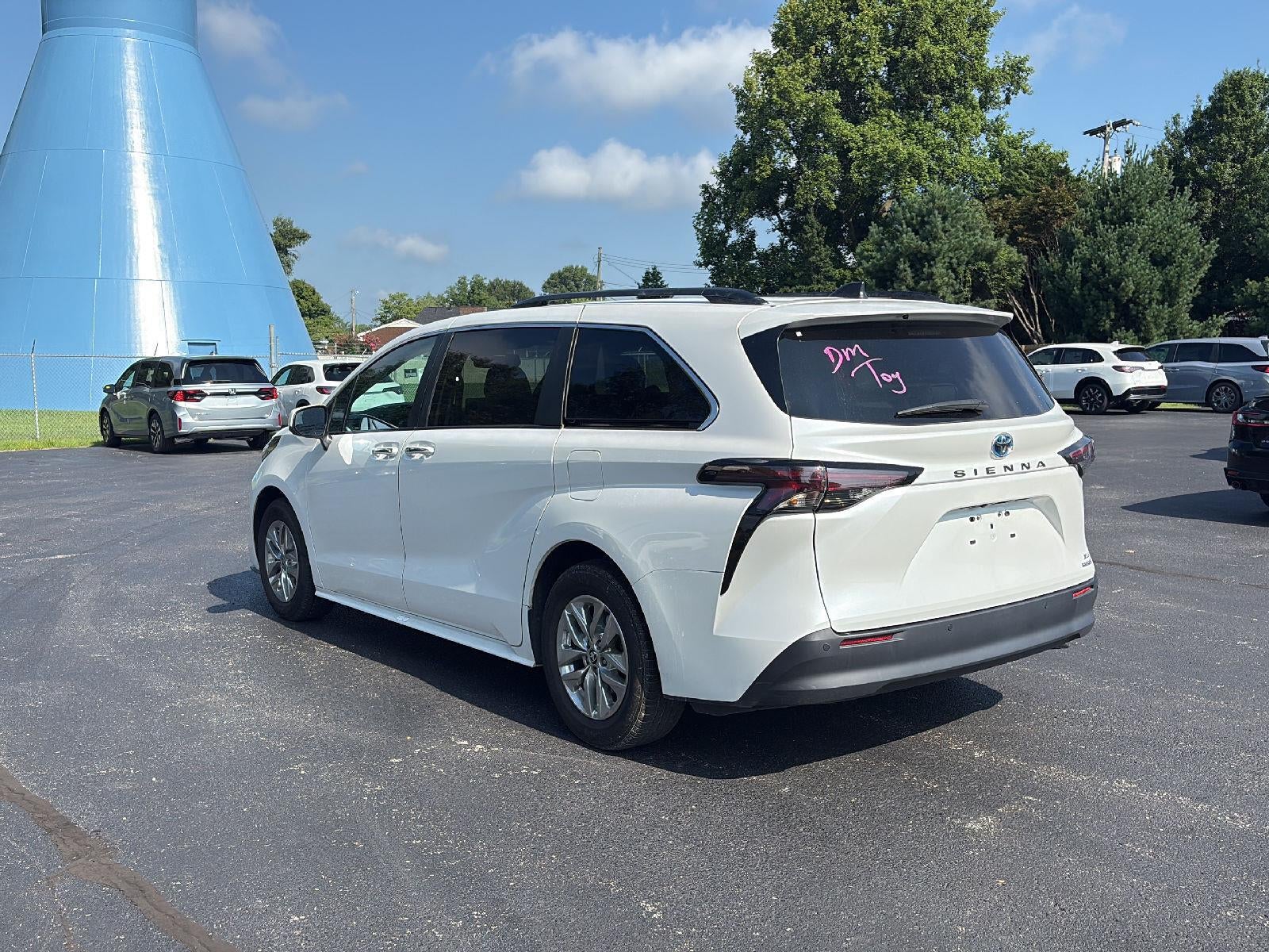 2024 Toyota Sienna XLE