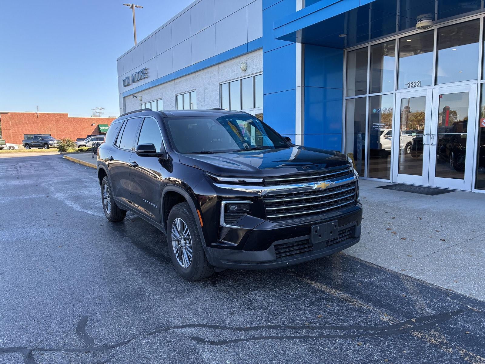 2025 Chevrolet Traverse LT