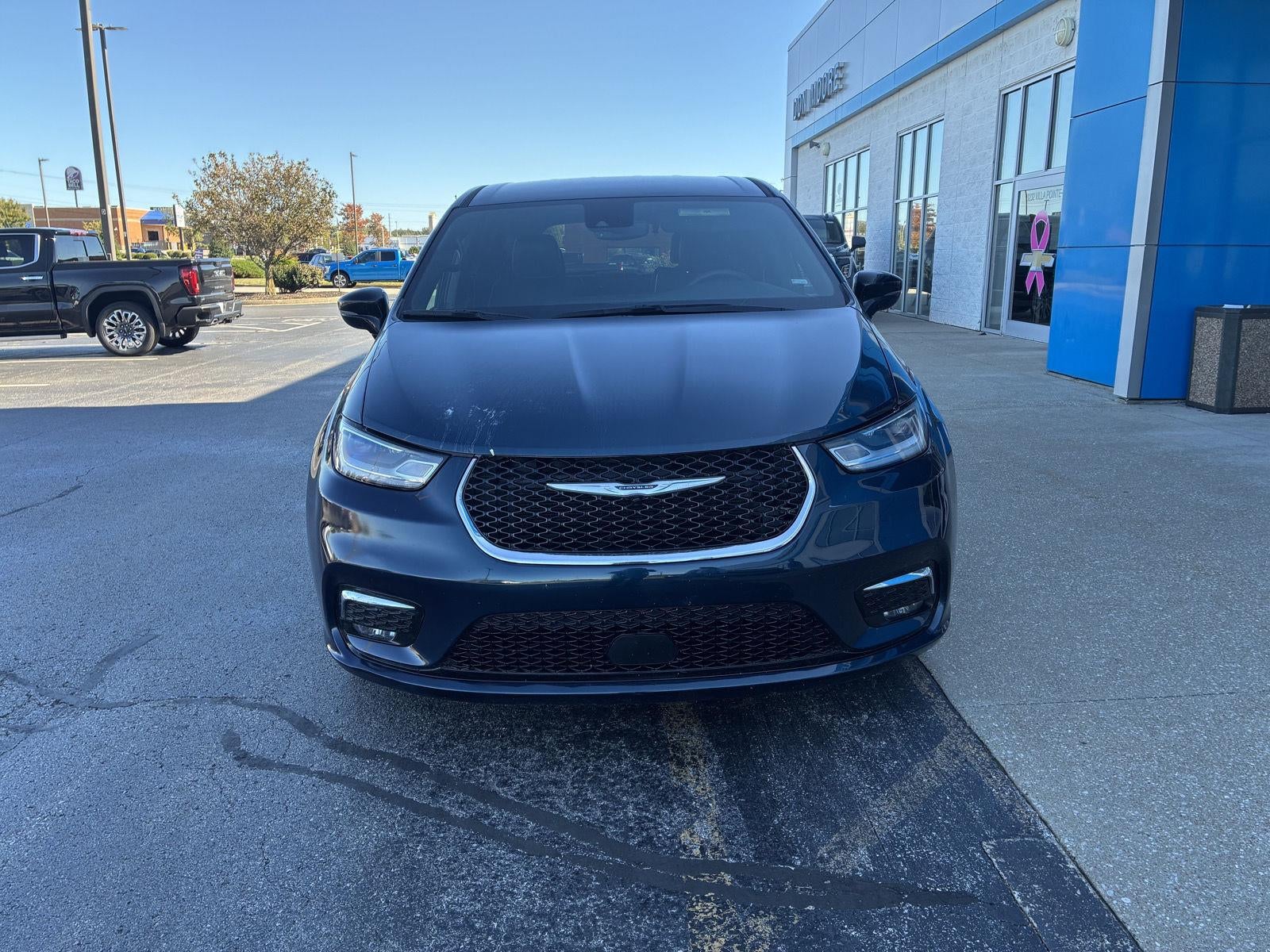 2025 Chrysler Pacifica Select