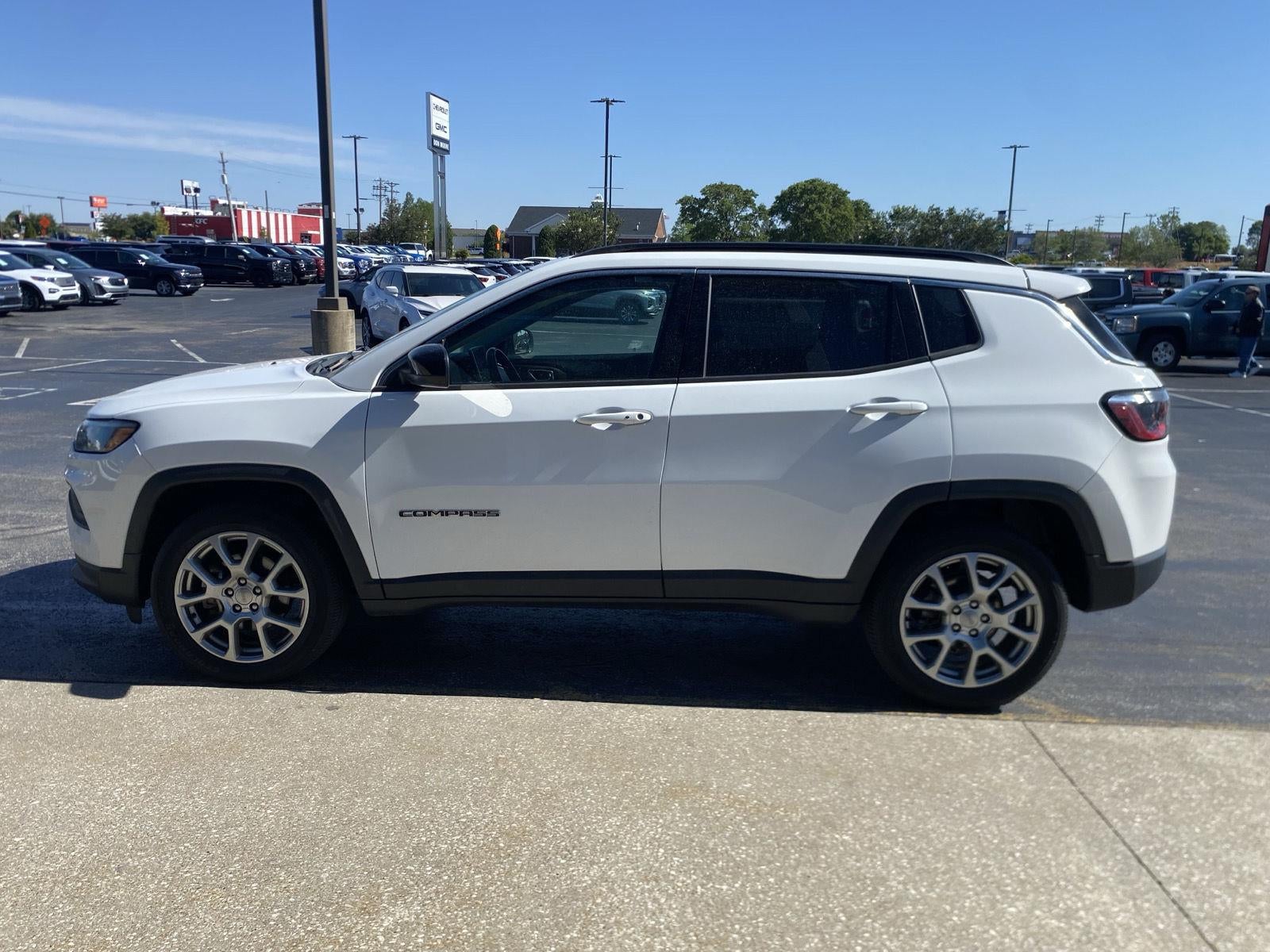 2022 Jeep Compass Latitude Lux
