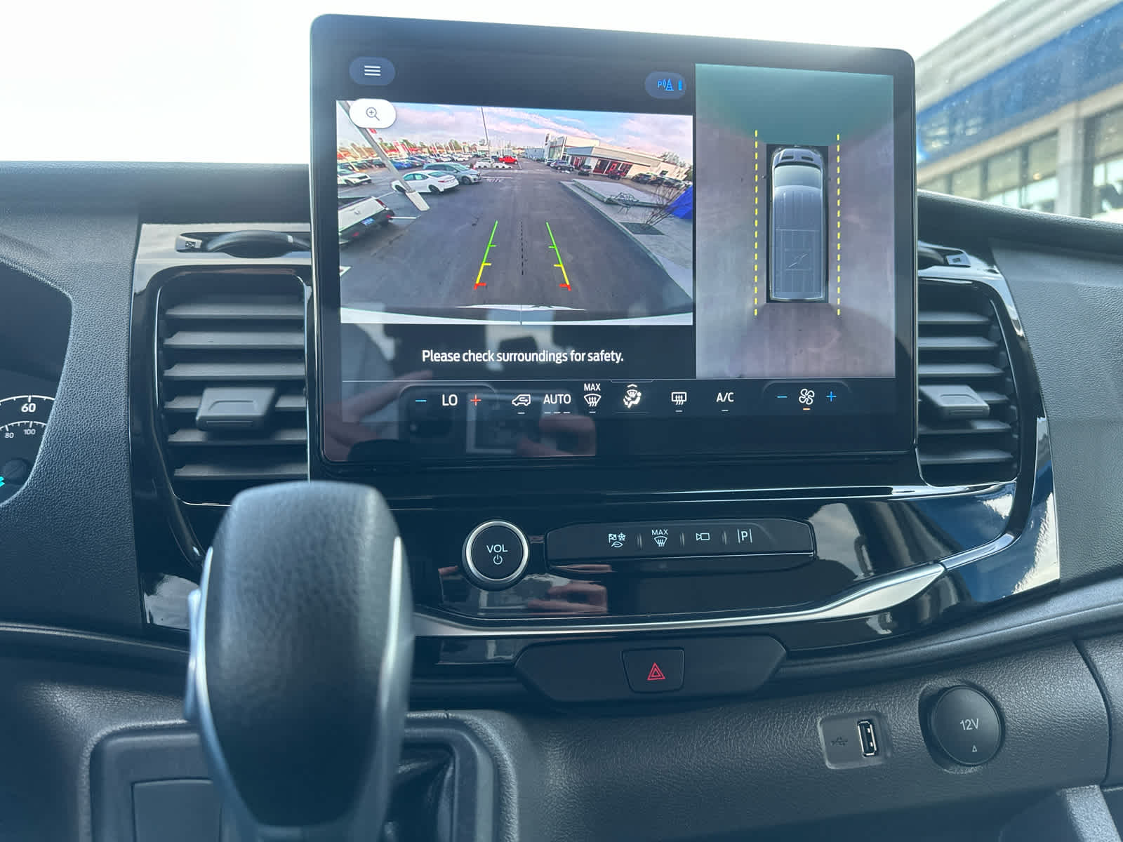 2023 Ford Transit Passenger Wagon XLT