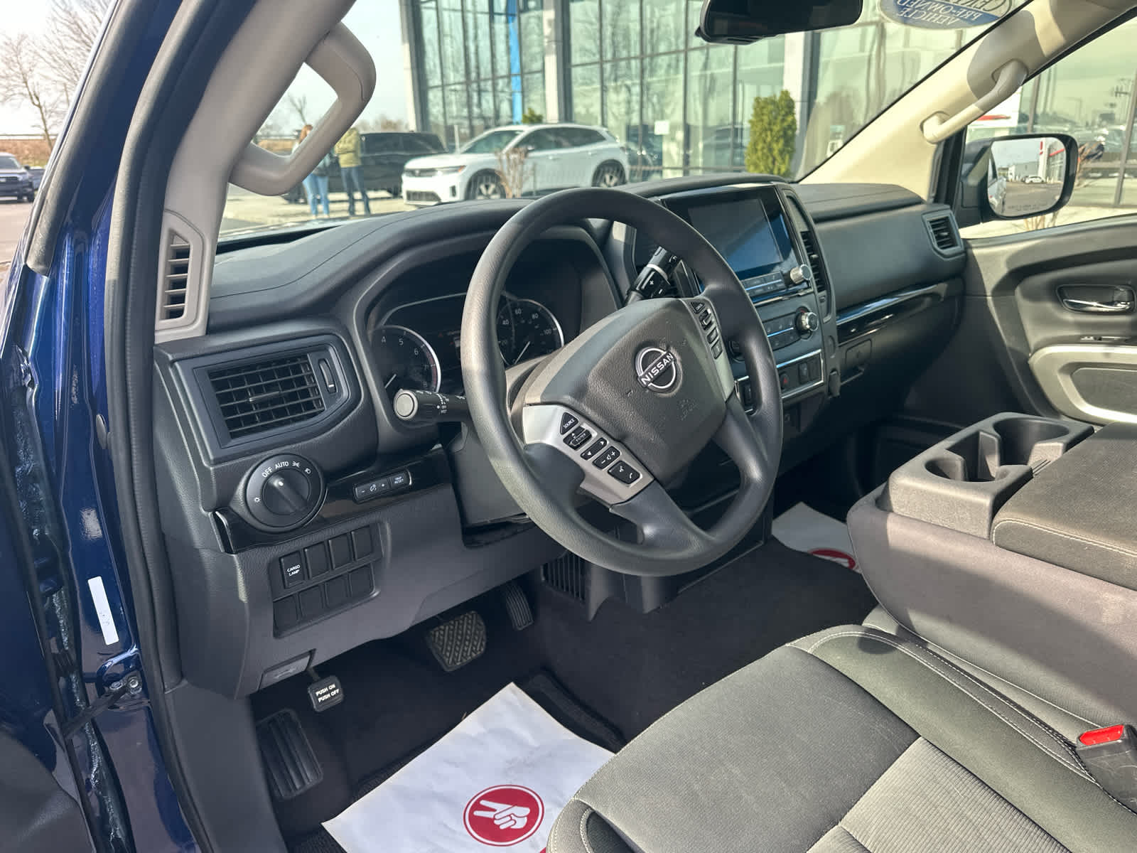 2023 Nissan Titan SV