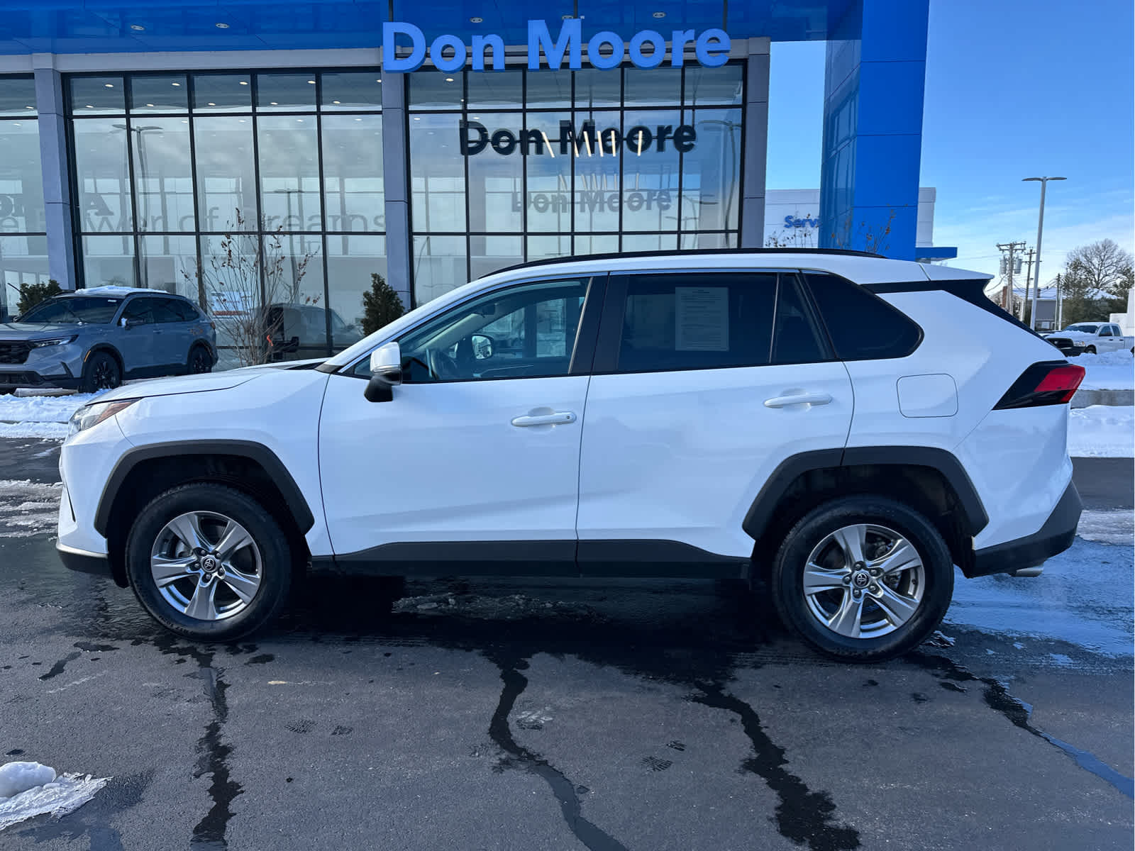 2024 Toyota RAV4 XLE