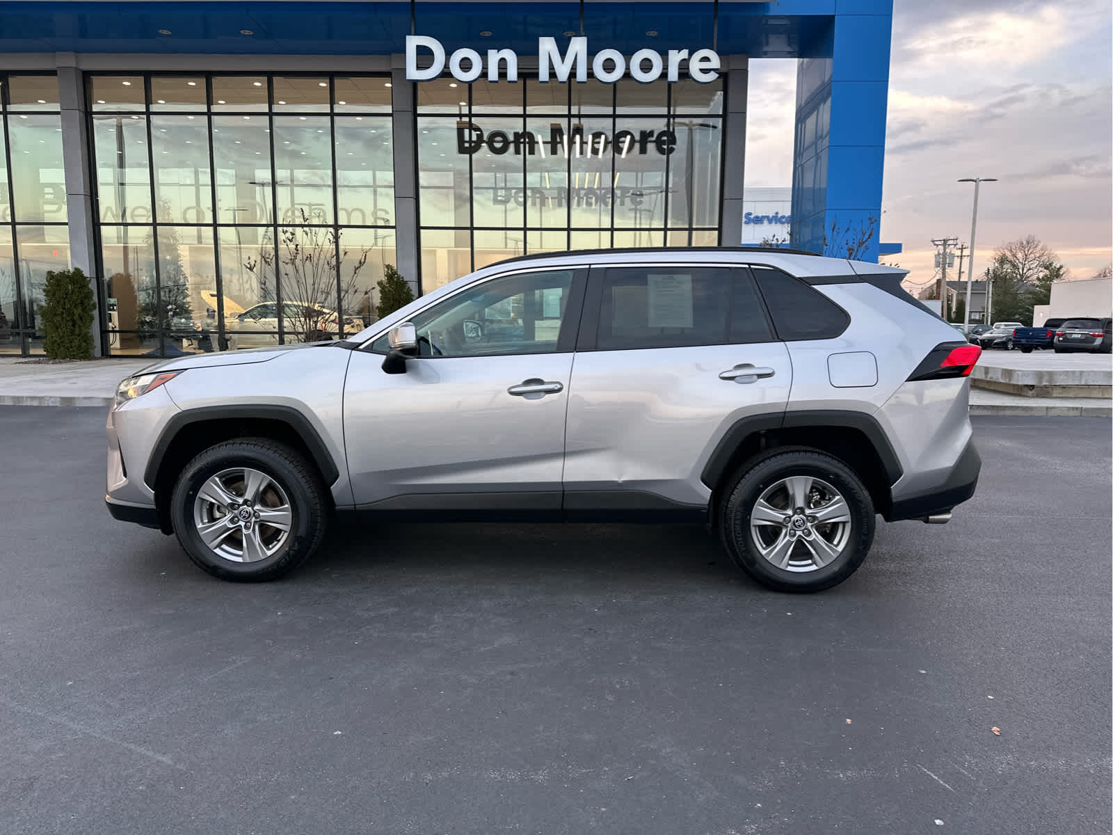 2024 Toyota RAV4 XLE