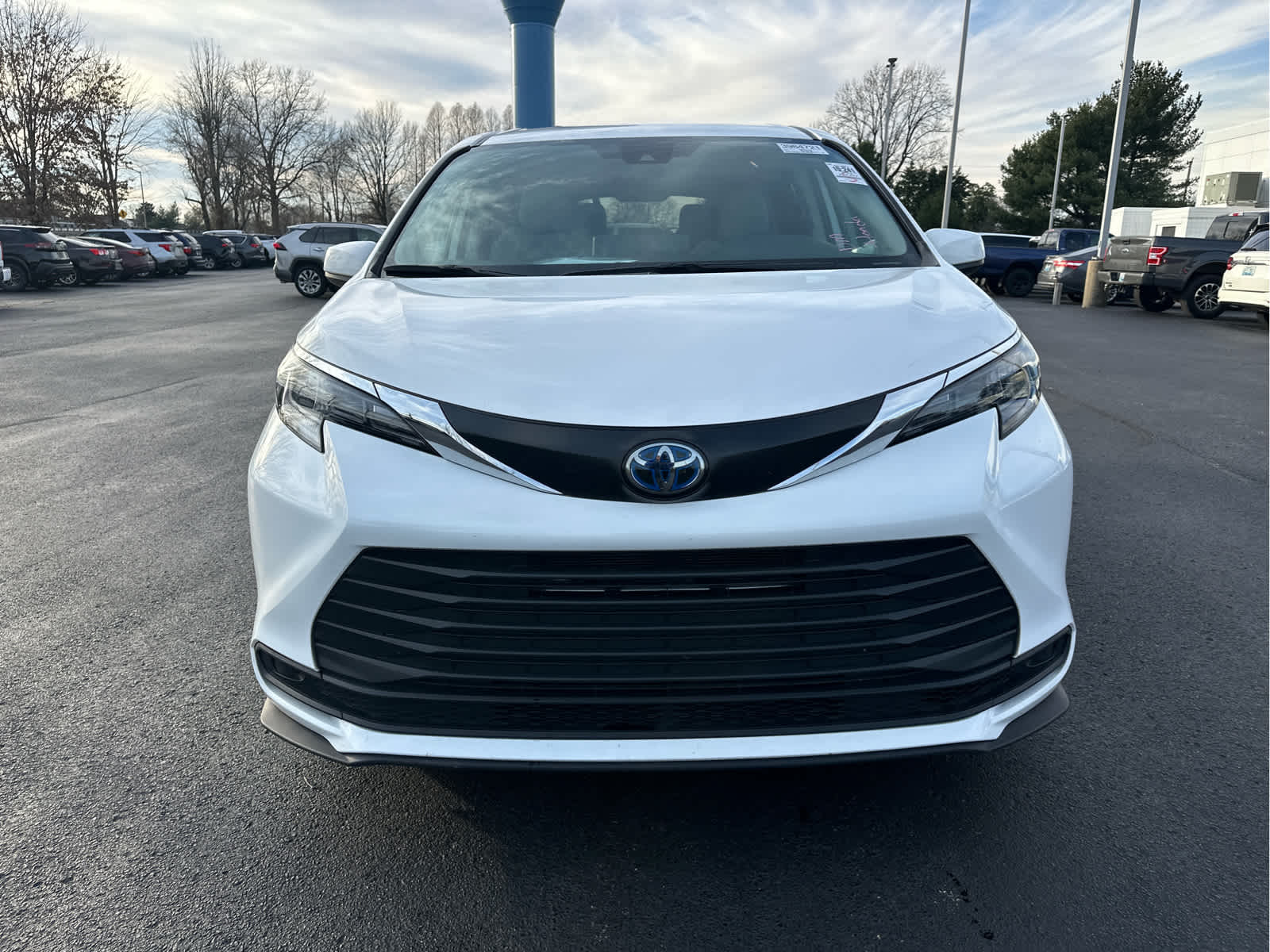 2024 Toyota Sienna LE