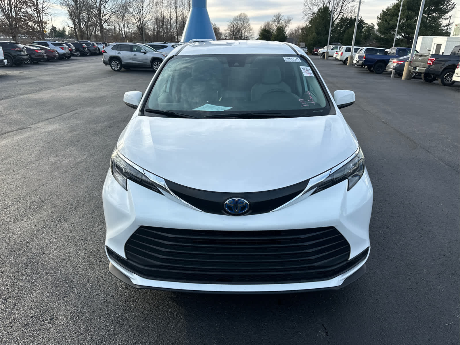 2024 Toyota Sienna LE