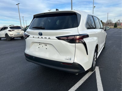 2024 Toyota Sienna LE