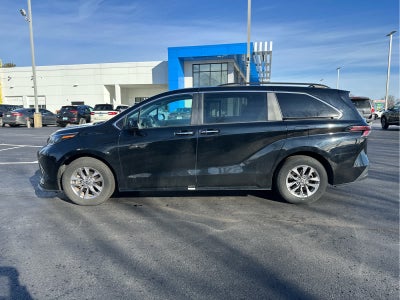 2024 Toyota Sienna XLE