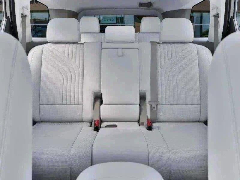 2027 Hyundai Palisade Hybrid SEL Premium 8P
