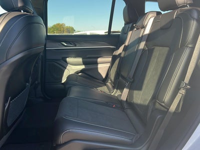2027 Jeep Grand Cherokee L Laredo Altitude