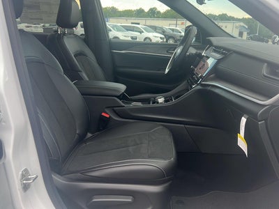 2026 Jeep Grand Cherokee L Laredo Altitude