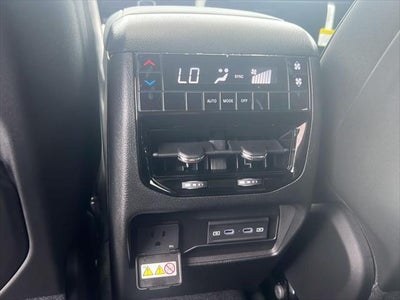 2026 Jeep Grand Cherokee L Laredo Altitude
