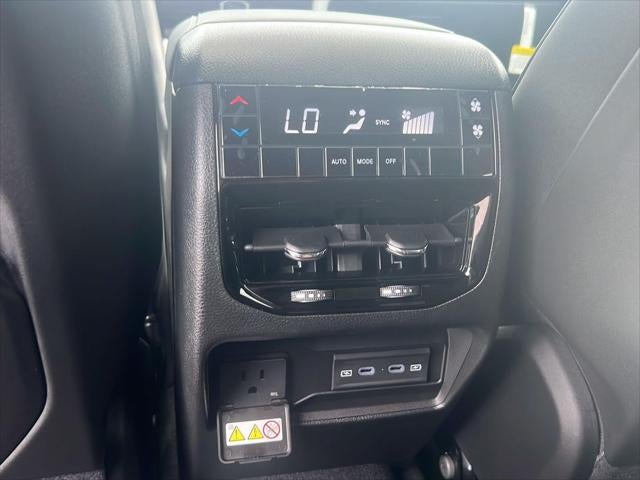 2026 Jeep Grand Cherokee L Laredo Altitude