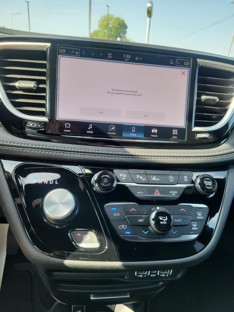 2025 Chrysler Pacifica Select