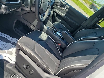 2027 Chrysler Pacifica Limited