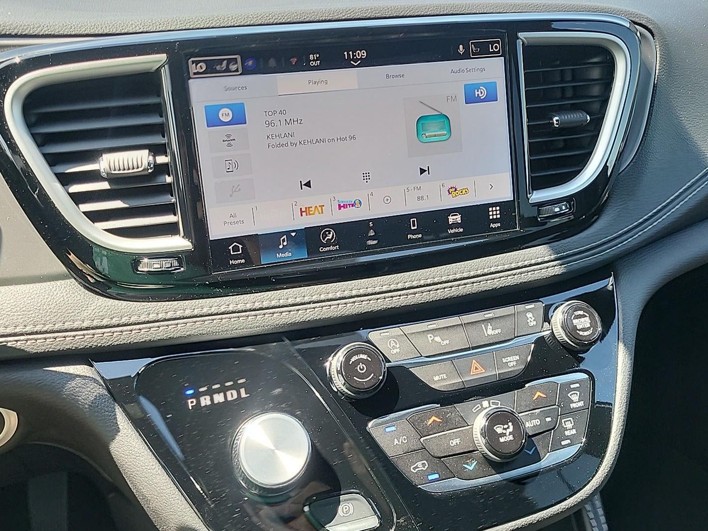2027 Chrysler Pacifica Limited
