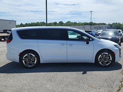 2027 Chrysler Pacifica Limited