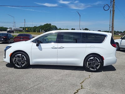 2027 Chrysler Pacifica Limited