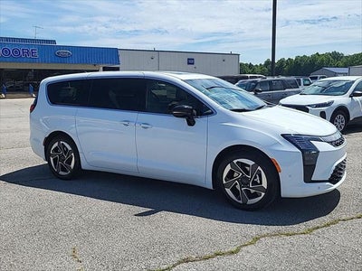 2027 Chrysler Pacifica Limited