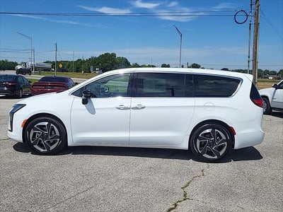 2027 Chrysler Pacifica Limited