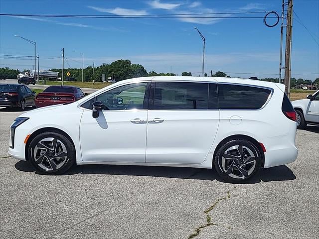 2027 Chrysler Pacifica Limited