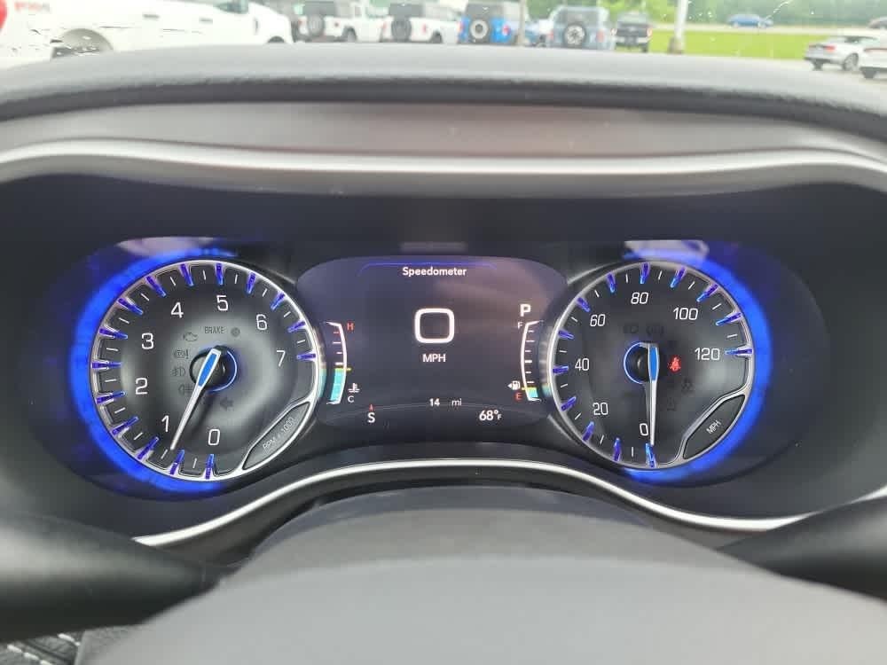 2025 Chrysler Pacifica Select