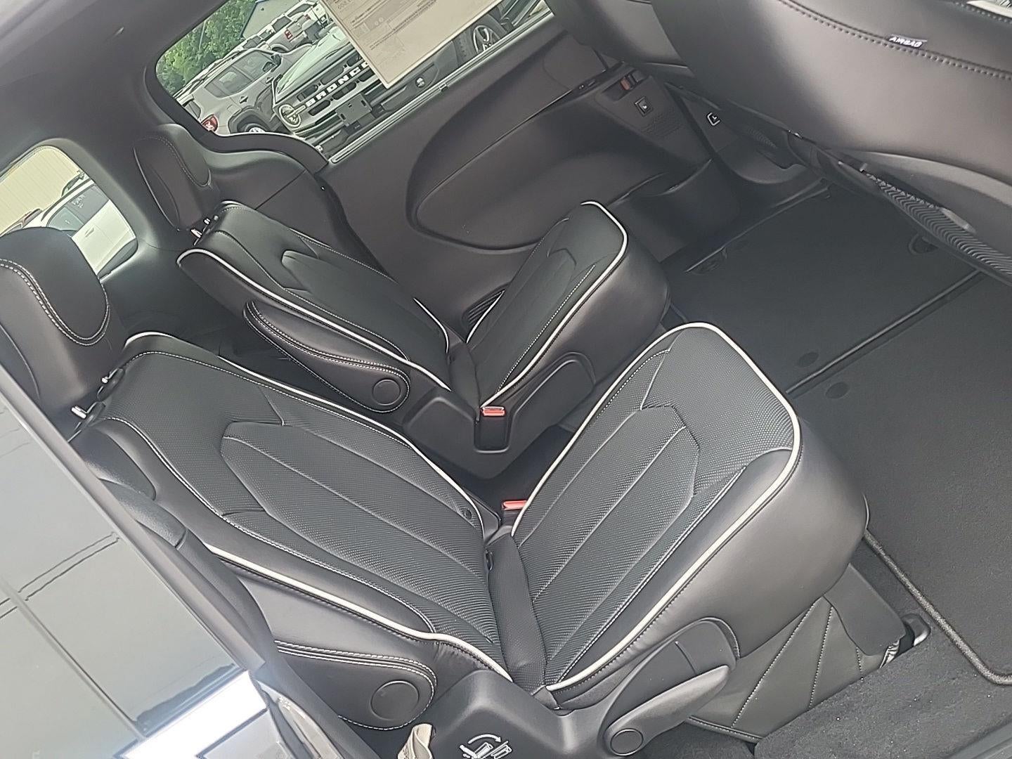 2027 Chrysler Pacifica Limited