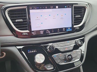 2027 Chrysler Pacifica Limited